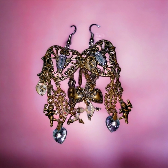 Old exquisite vintage heart rhinestone dangle filigree chandelier earrin… - Picture 2 of 2